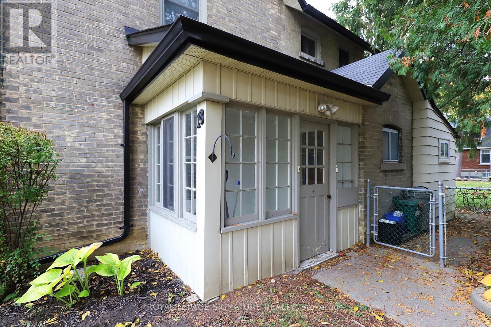 18-20 REUBEN STREET - 32