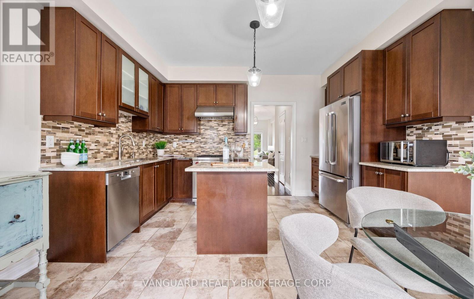 #3 8441 ISLINGTON AVENUE - 18