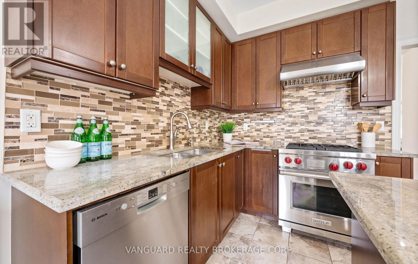 #3 8441 ISLINGTON AVENUE - 20