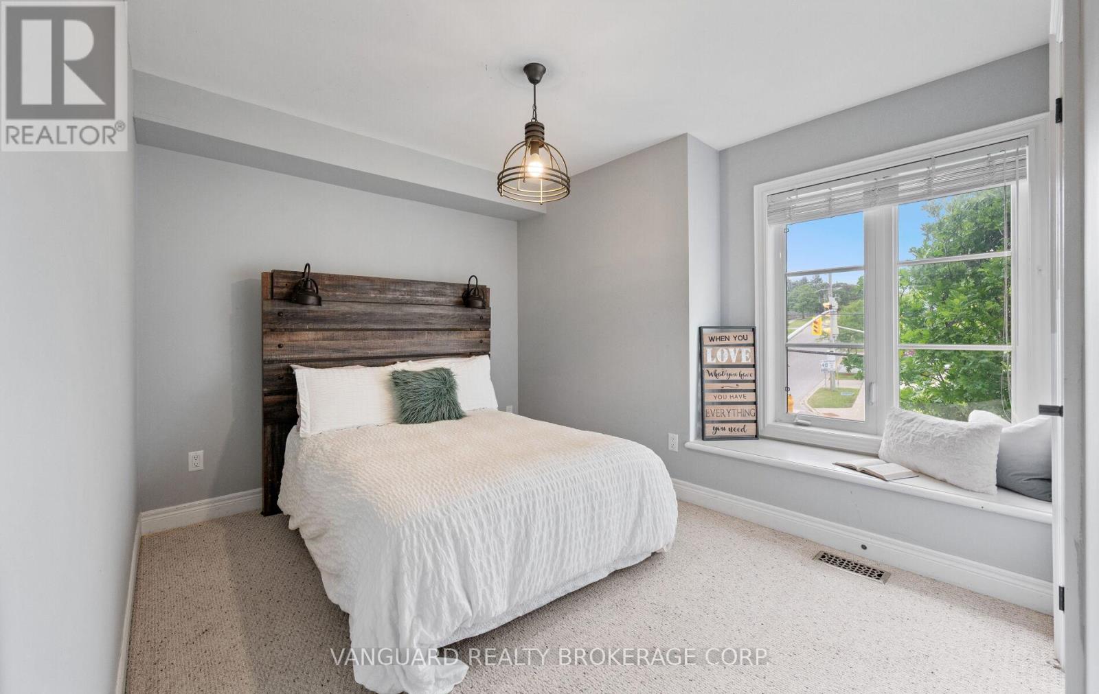 #3 8441 ISLINGTON AVENUE - 32