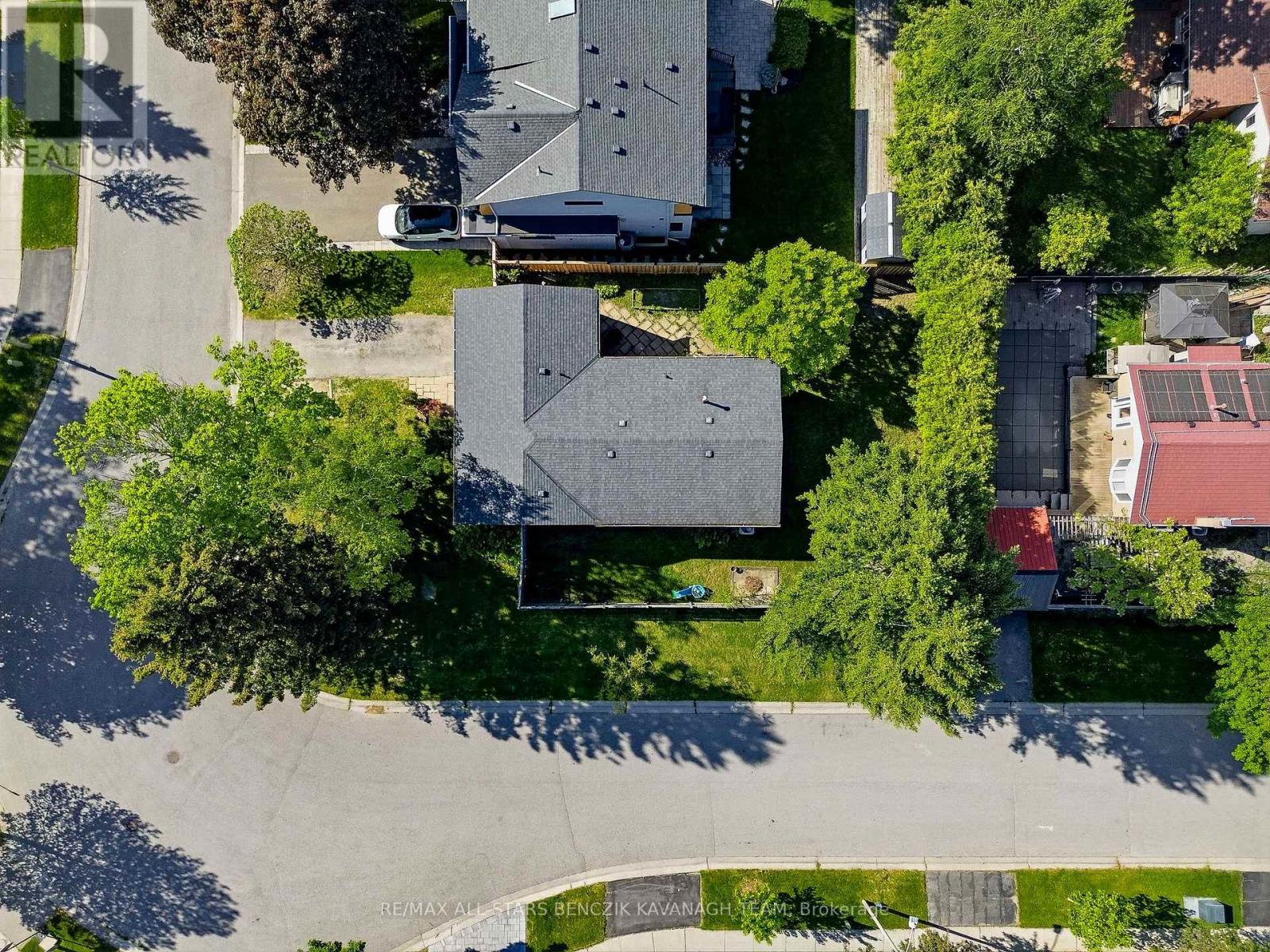30 SIR CARADOC PLACE - 23