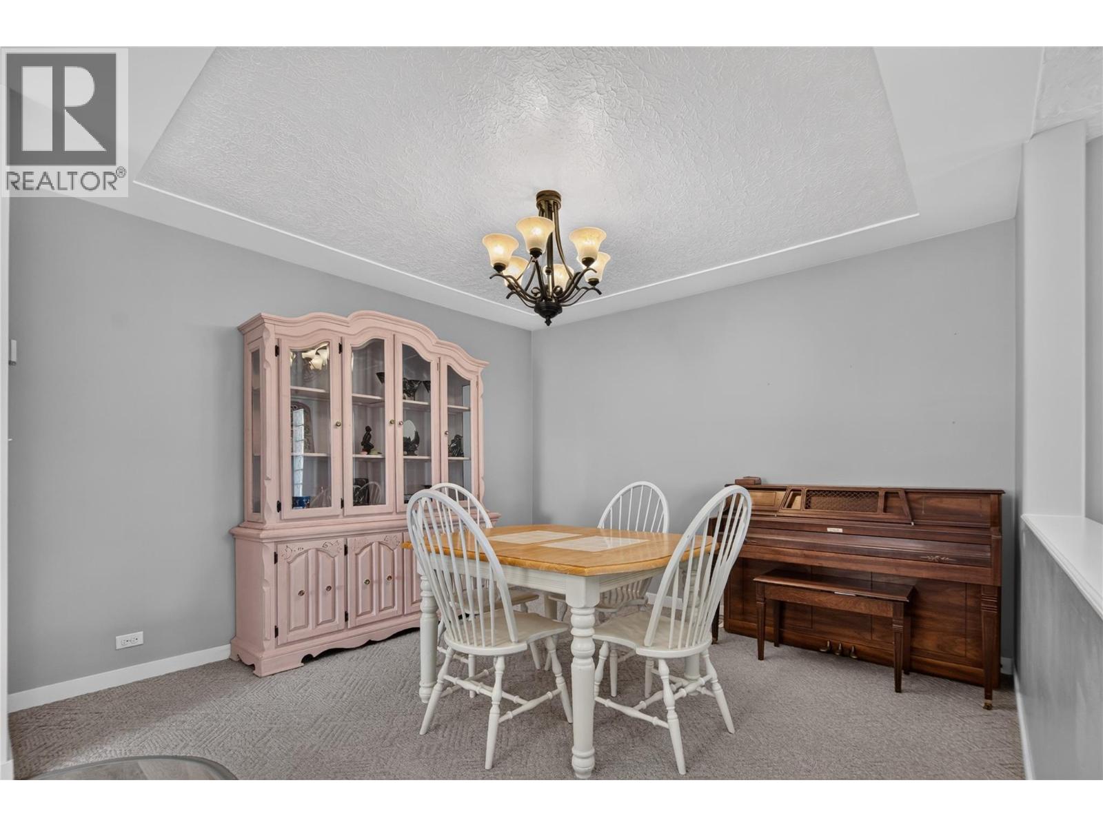 5880 Okanagan Street - 10