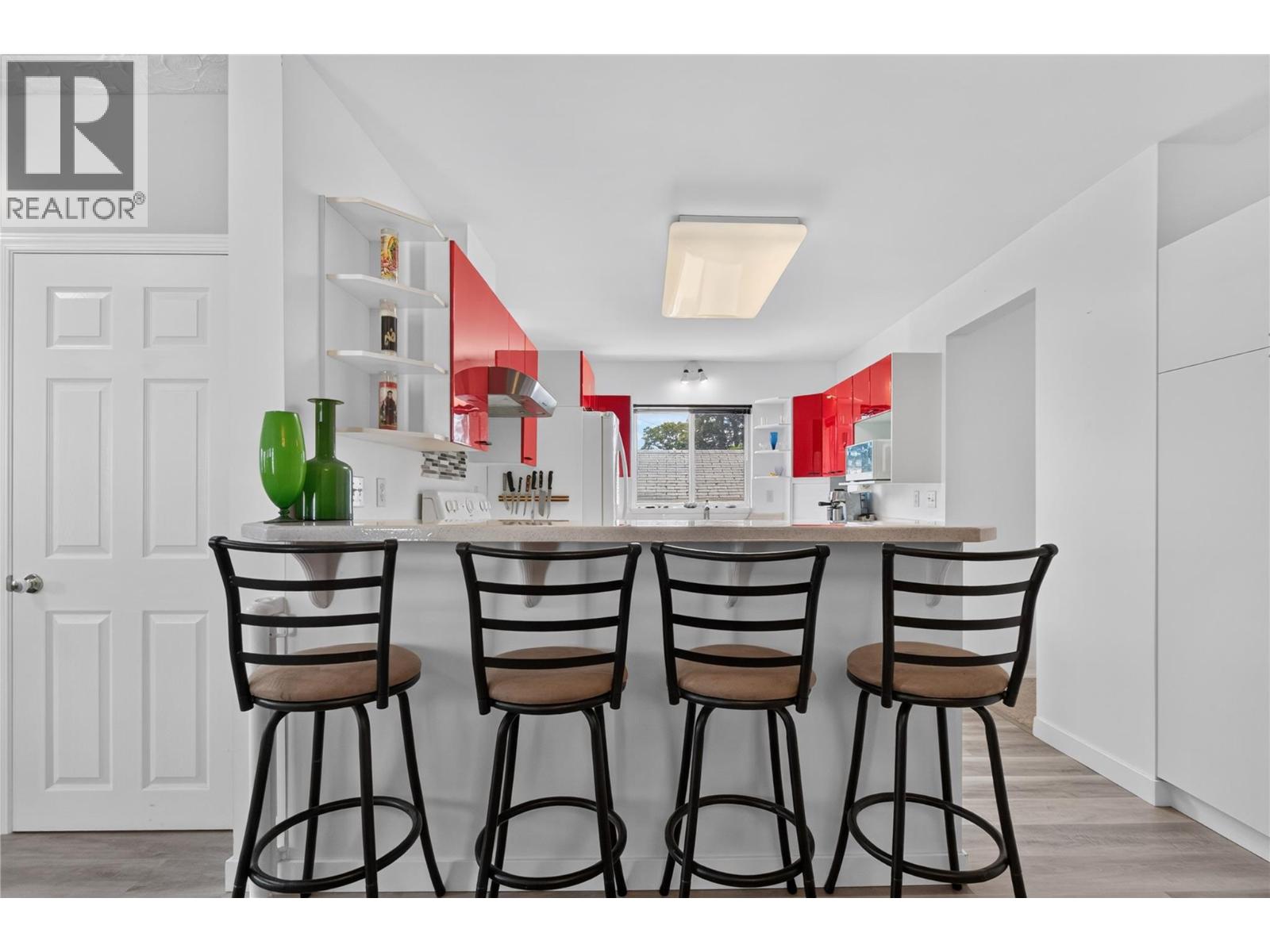 5880 Okanagan Street - 12