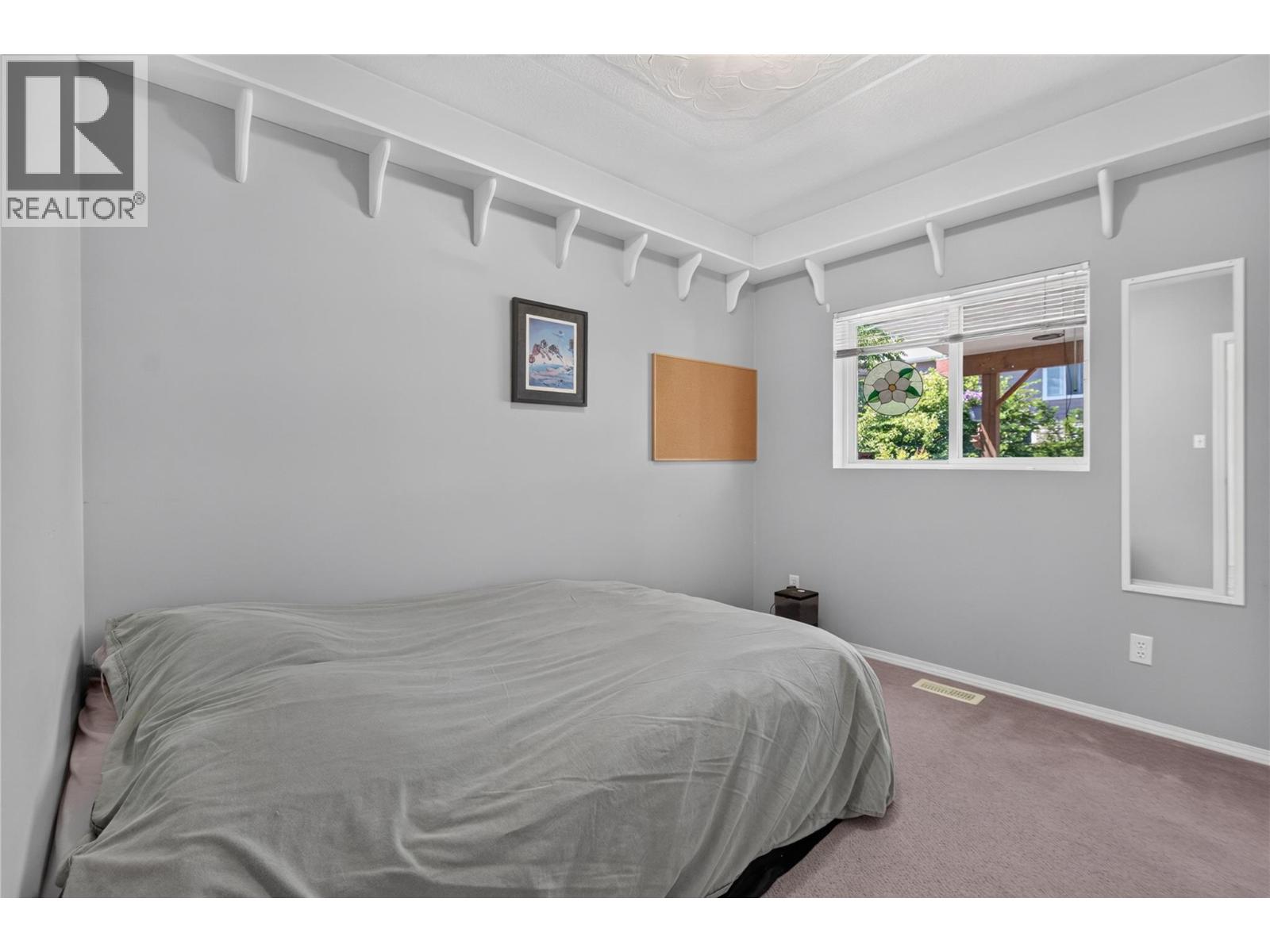 5880 Okanagan Street - 21