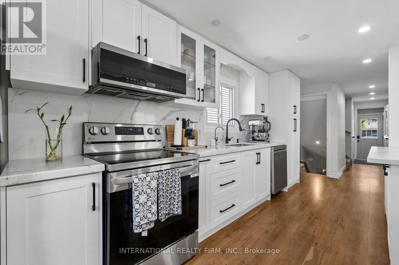 206 HICKLING TRAIL - 10