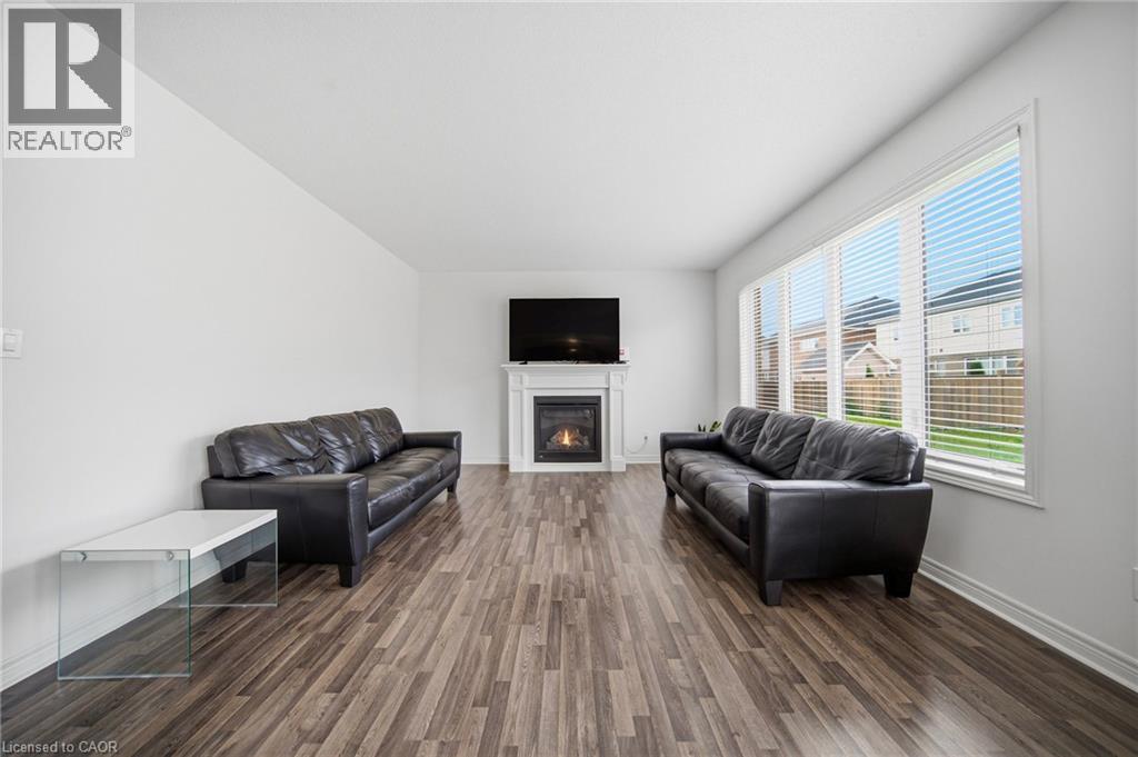 4-bedroom home for sale at 12 OLDHAM Avenue, Paris ON · photo 11 of 33