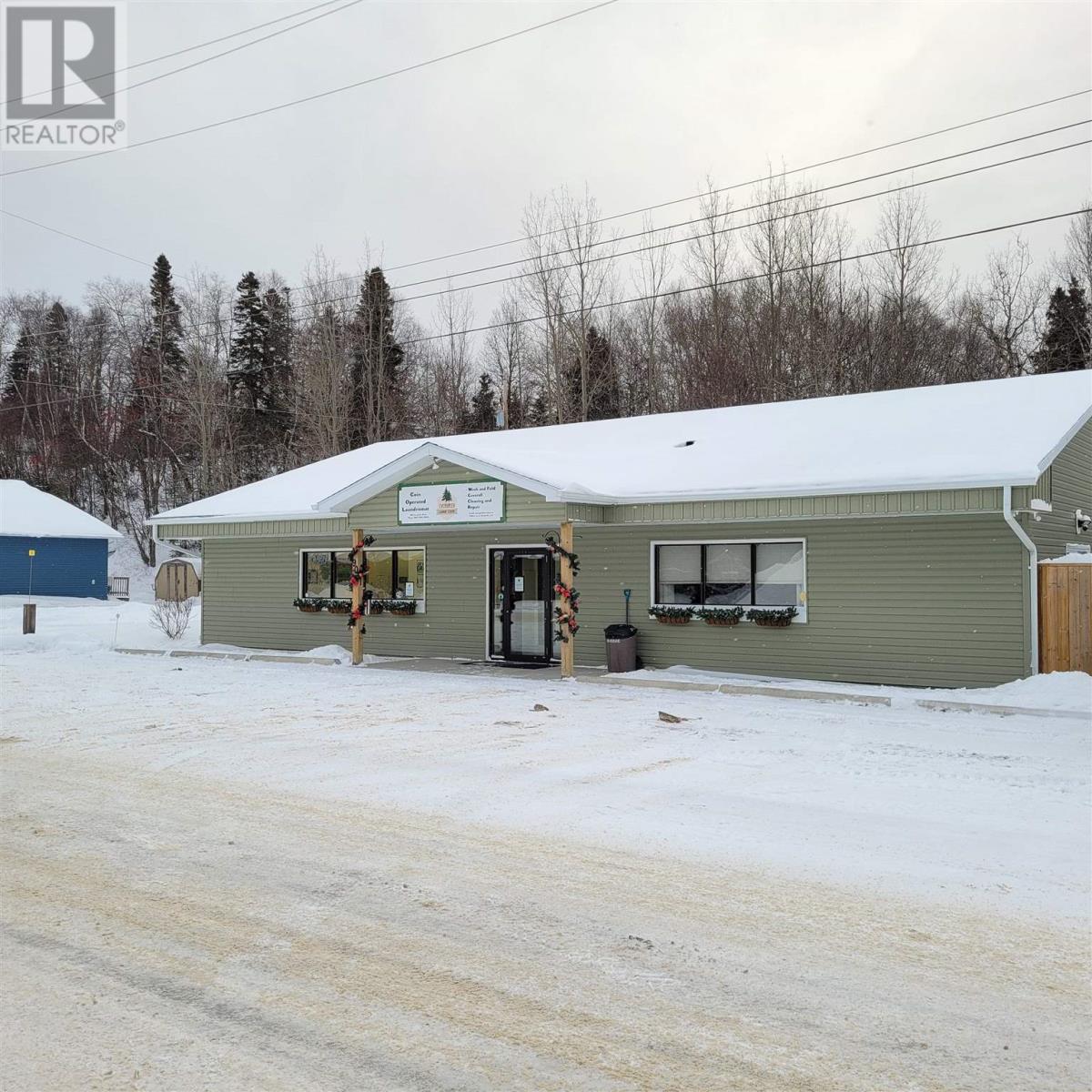 90 Evergreen DR