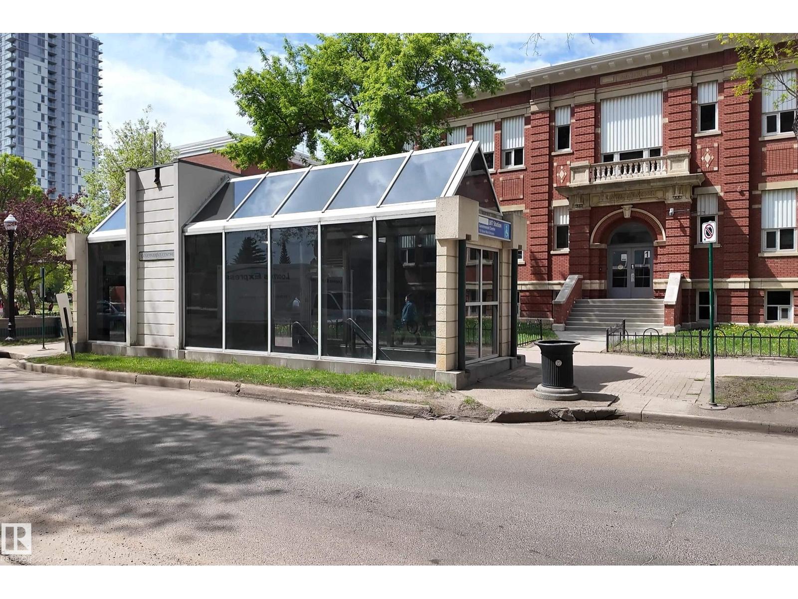 #1001 9909 110 ST NW - 42
