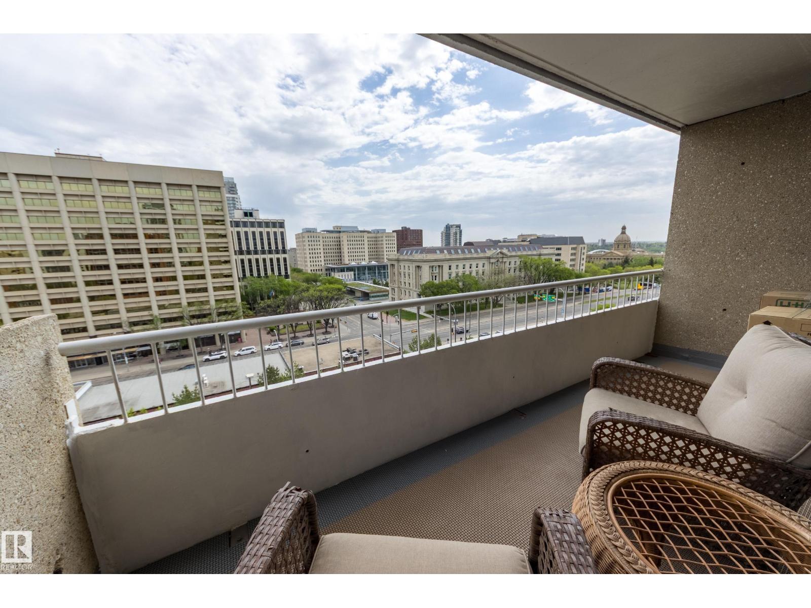 #1001 9909 110 ST NW - 17