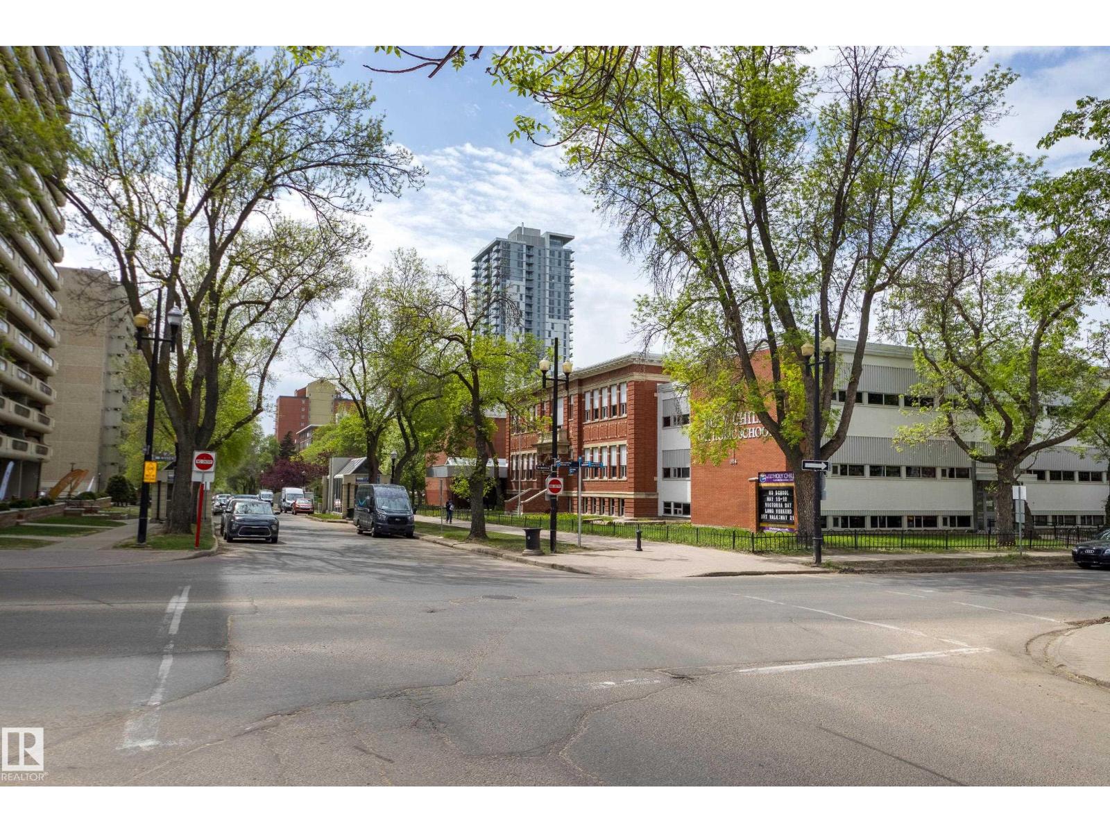 #1001 9909 110 ST NW - 39