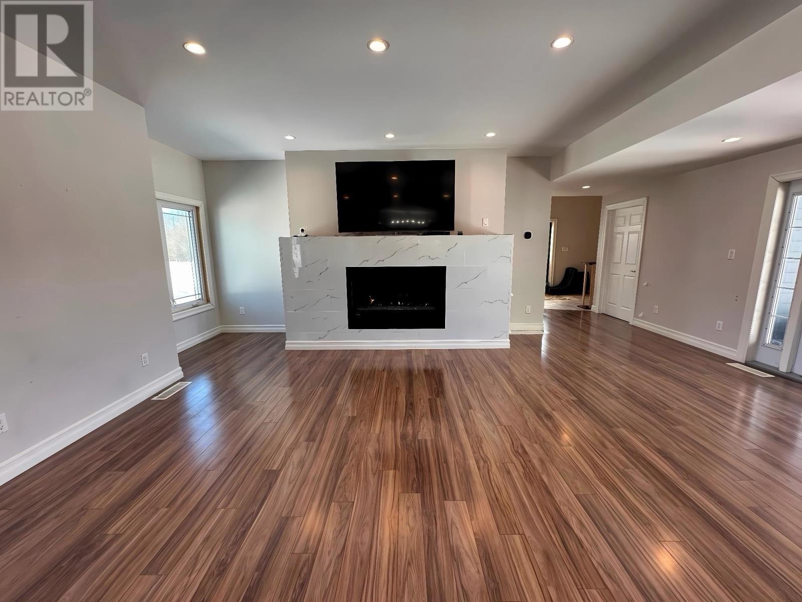 123 Christie PL - 6