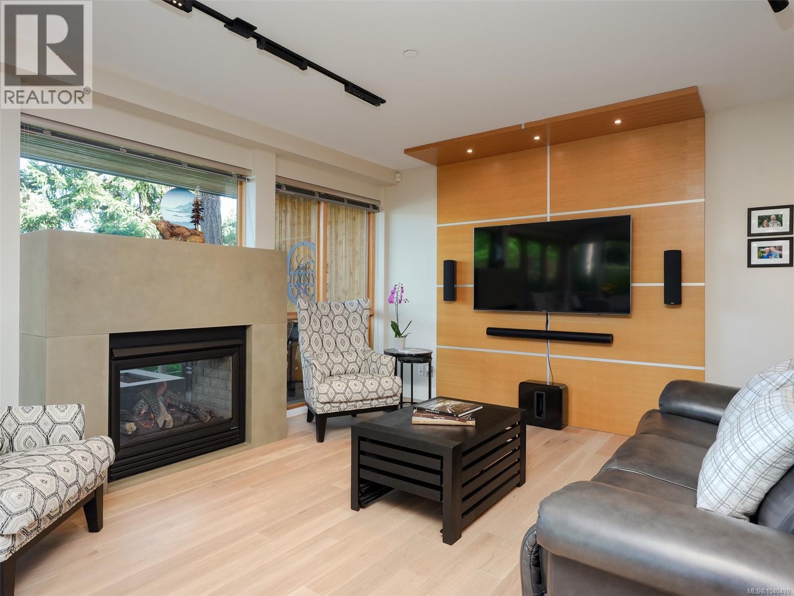 101 851 Verdier Ave, Central Saanich