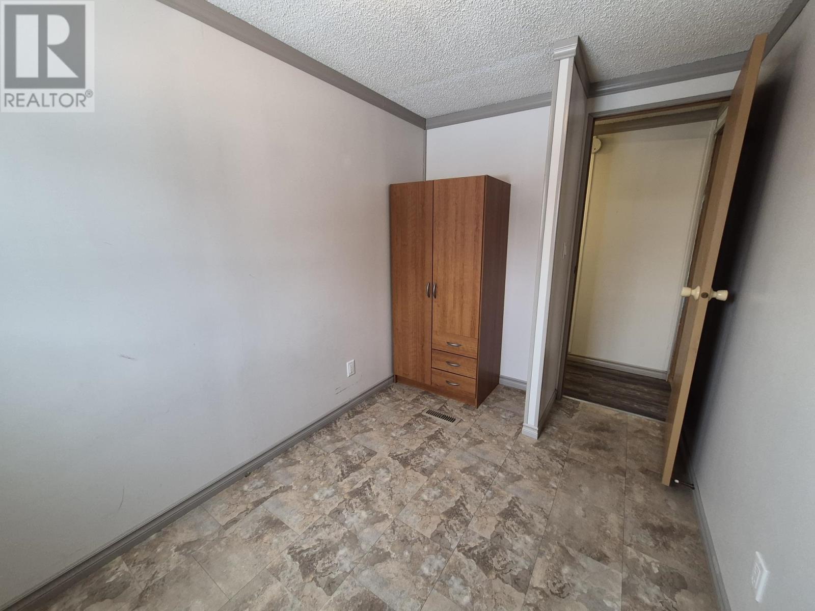 66 Jackson Crescent - 34