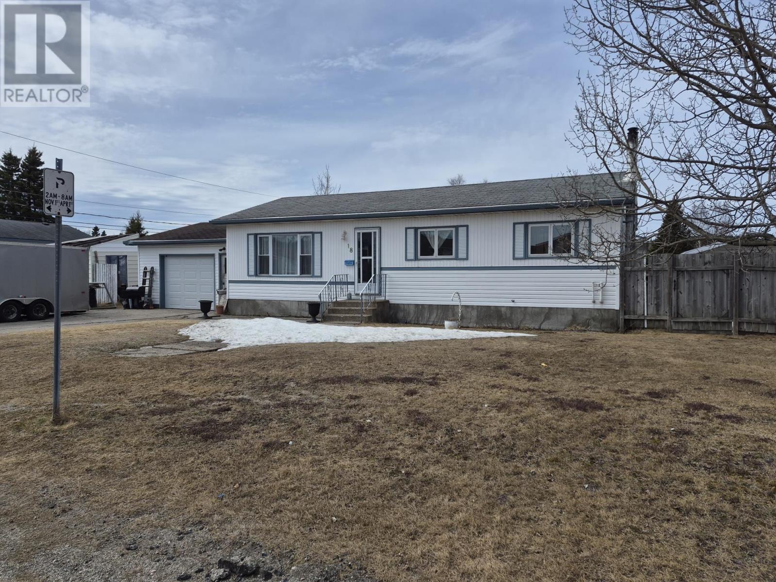 18 Lloyd Irwin Street - 2
