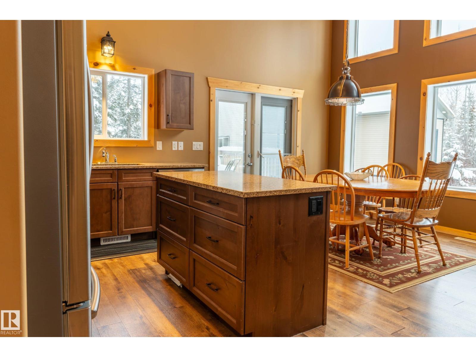 120 Lakeshore DR - 11