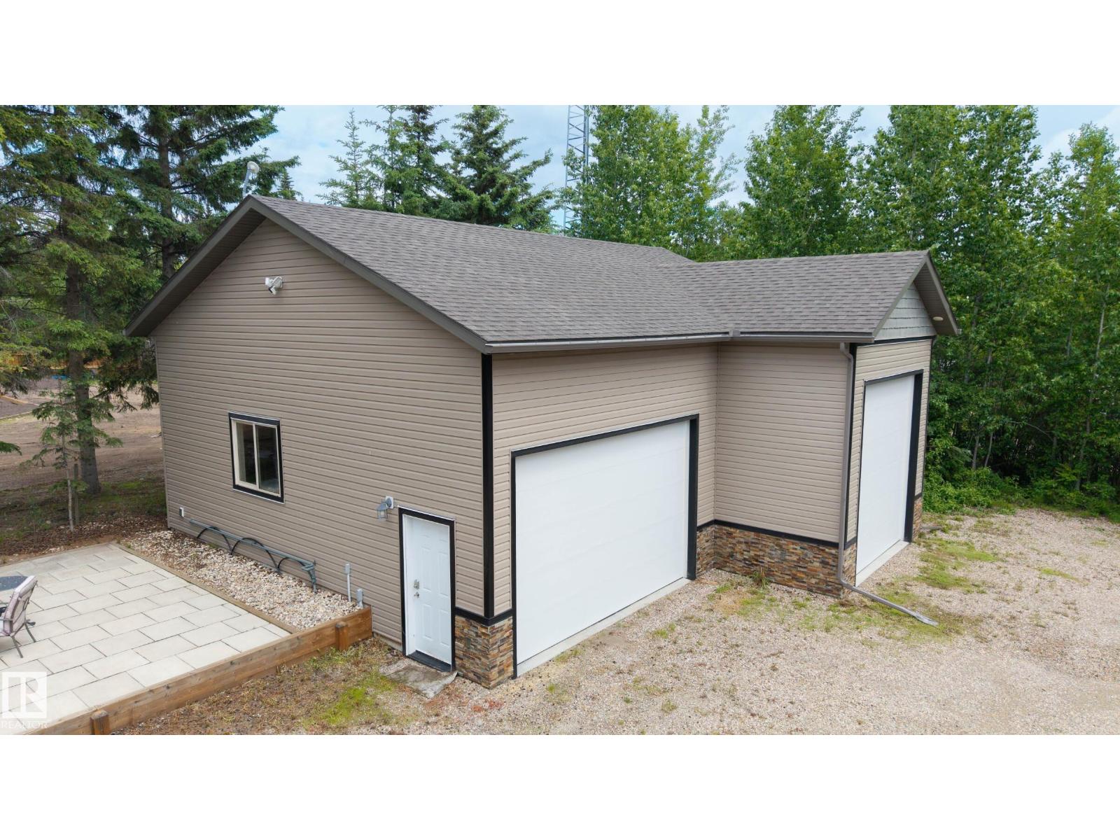 120 Lakeshore DR - 38