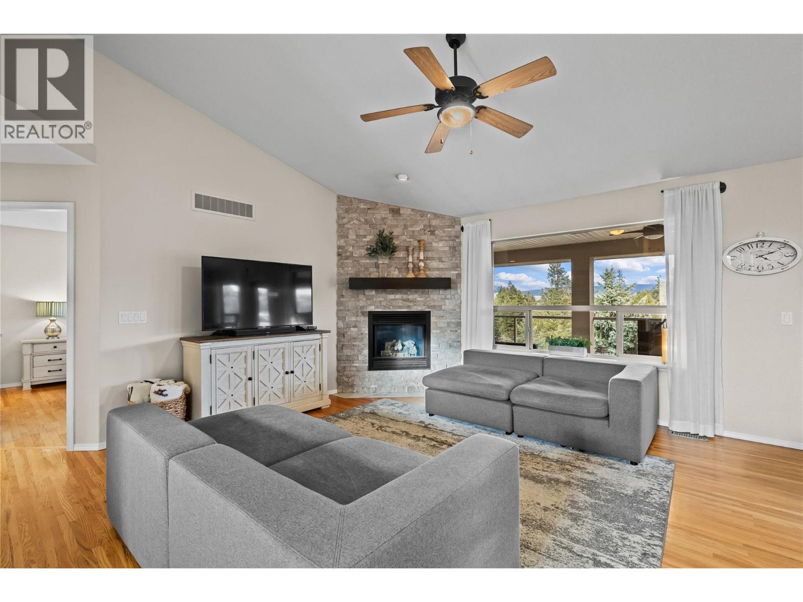 #18 2155 Horizon Drive - 7