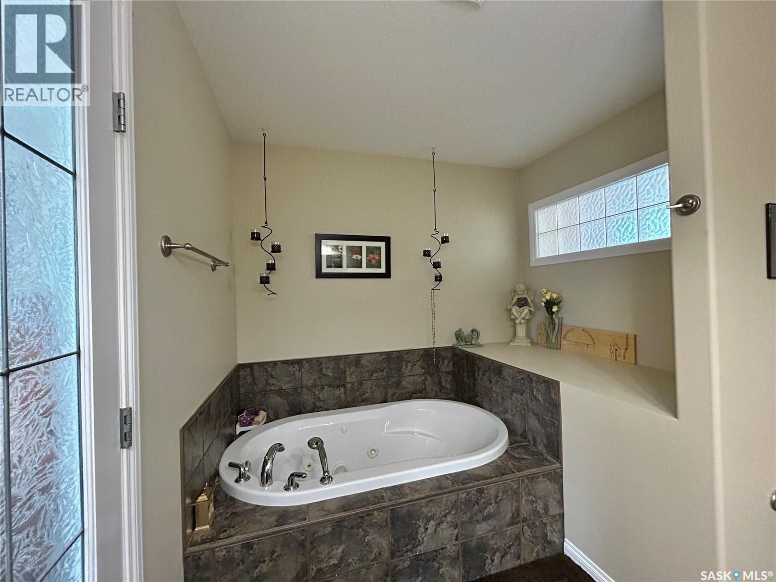 71 Longpre CRESCENT - 12