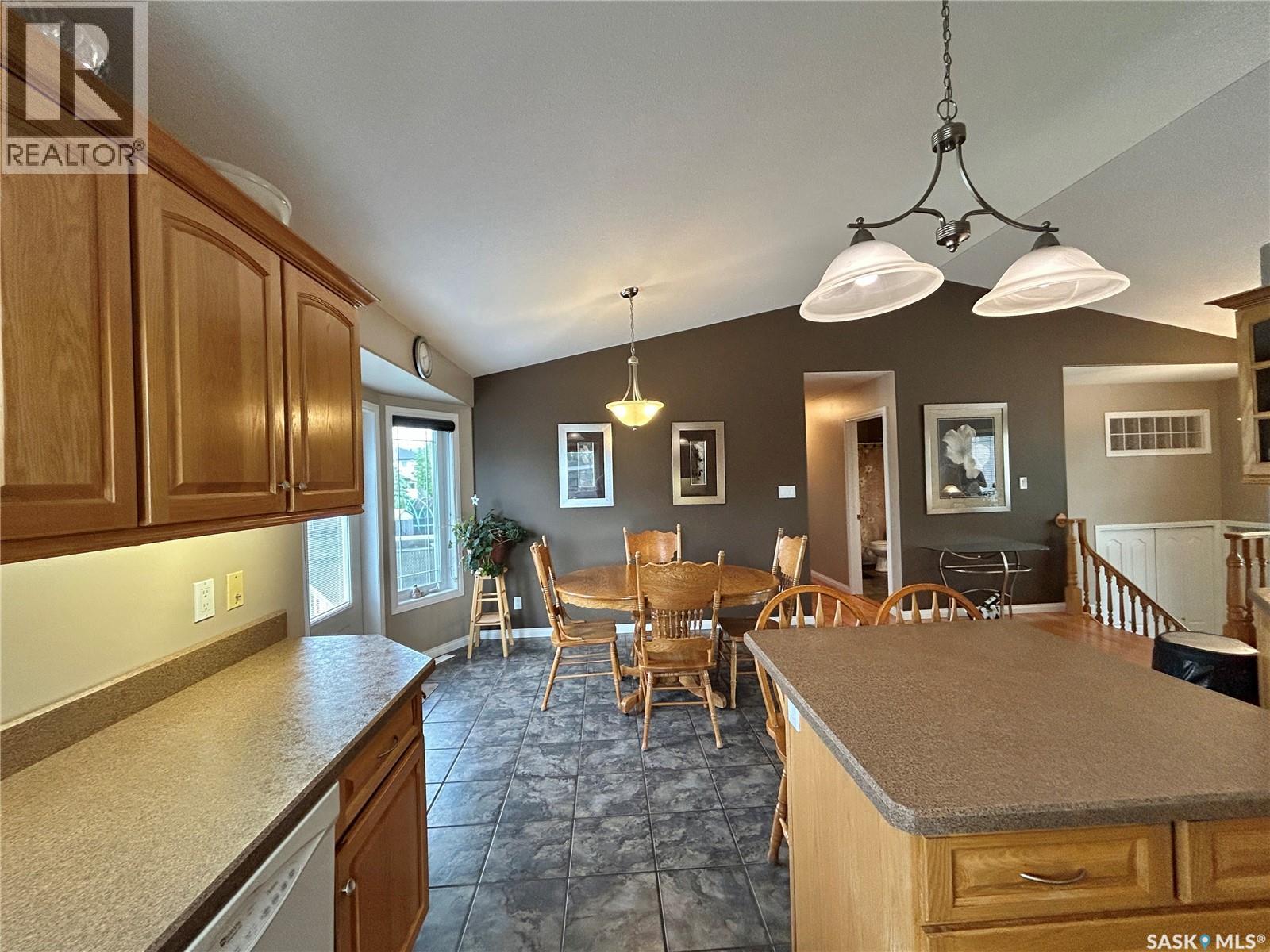 71 Longpre CRESCENT - 5