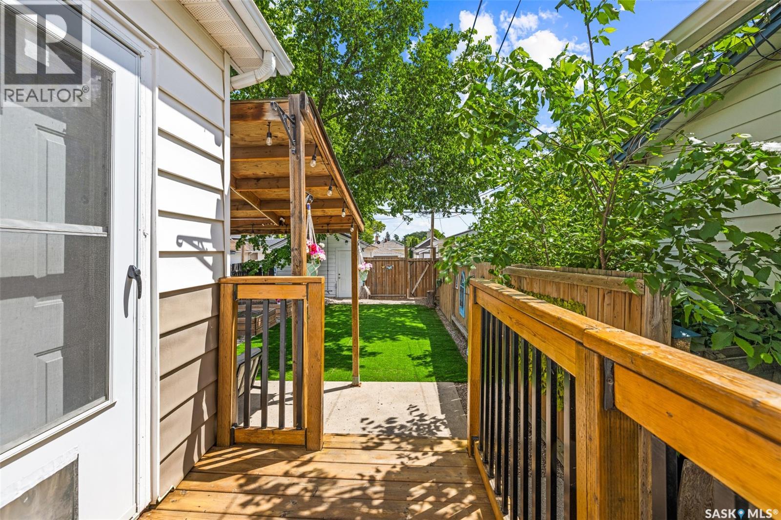 2167 Lindsay STREET — photo 20