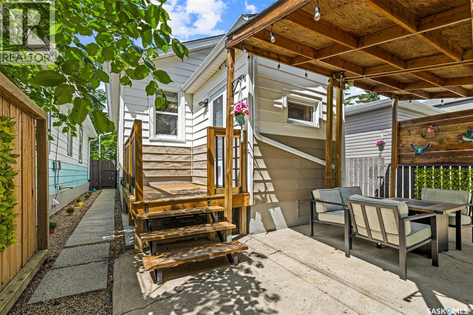 2167 Lindsay STREET — photo 22