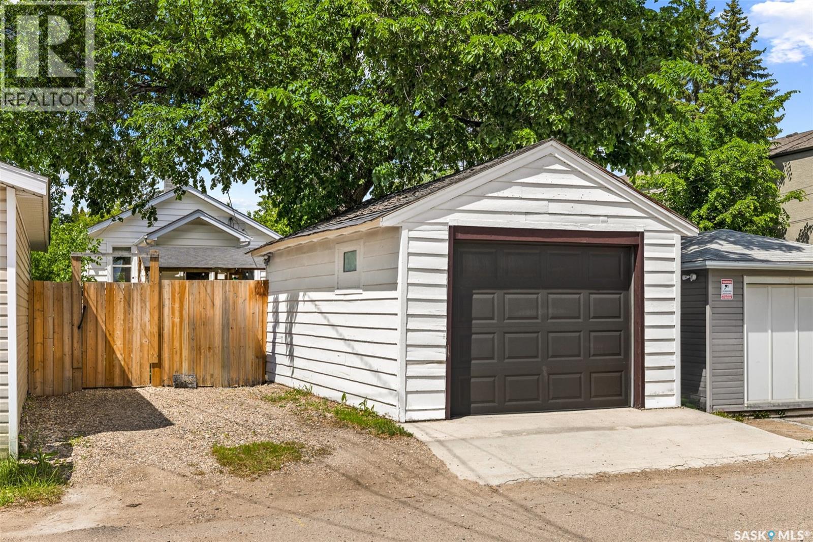 2167 Lindsay STREET — photo 25