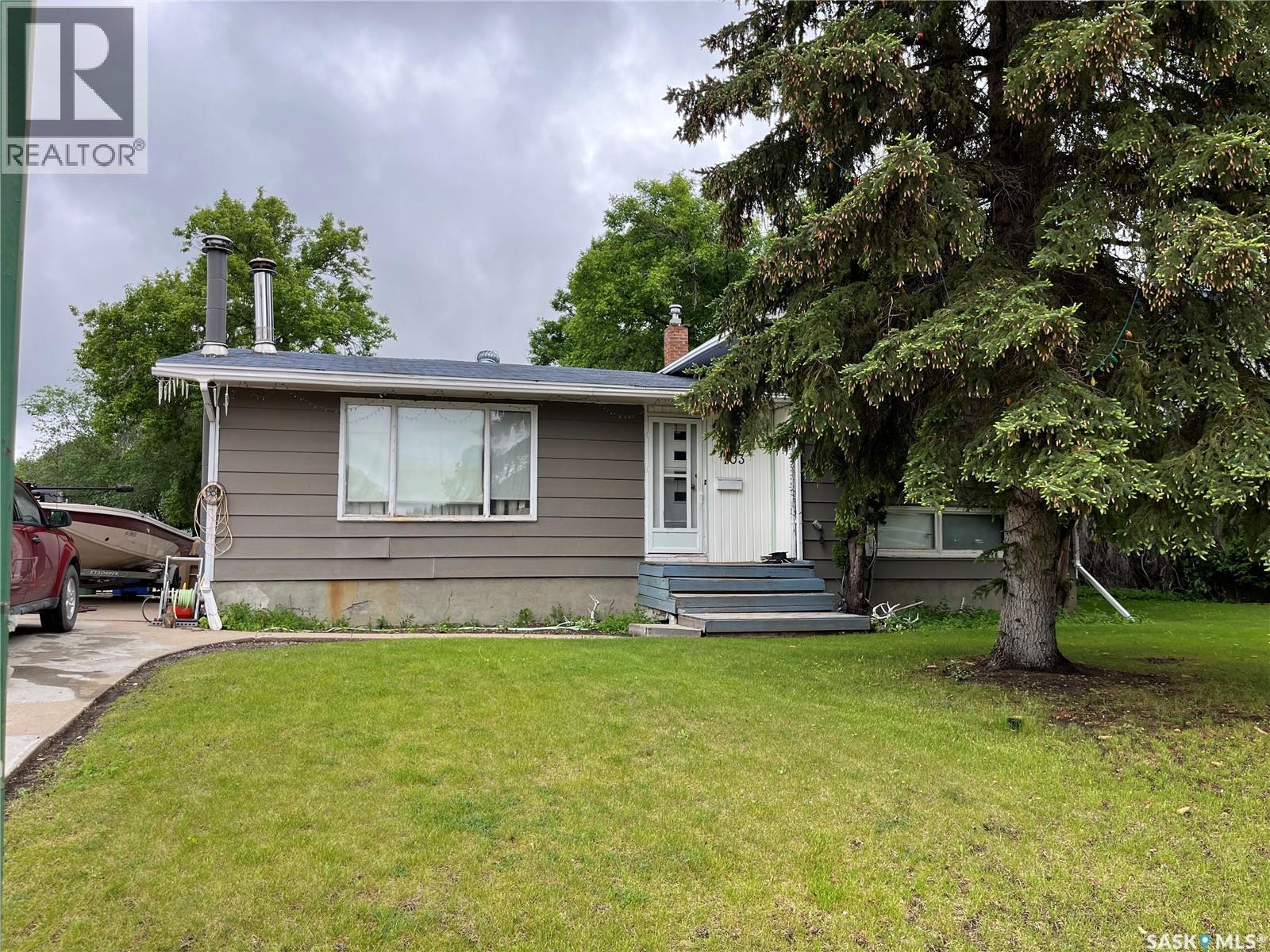 103 Matheson CRESCENT - 2