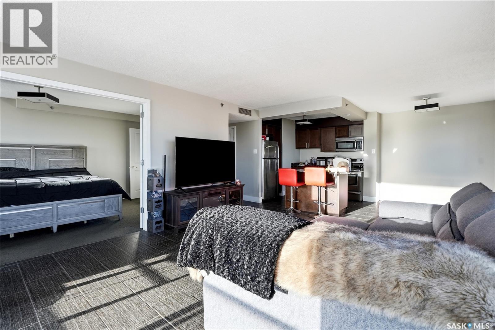 #1207 320 5th AVENUE N - 15