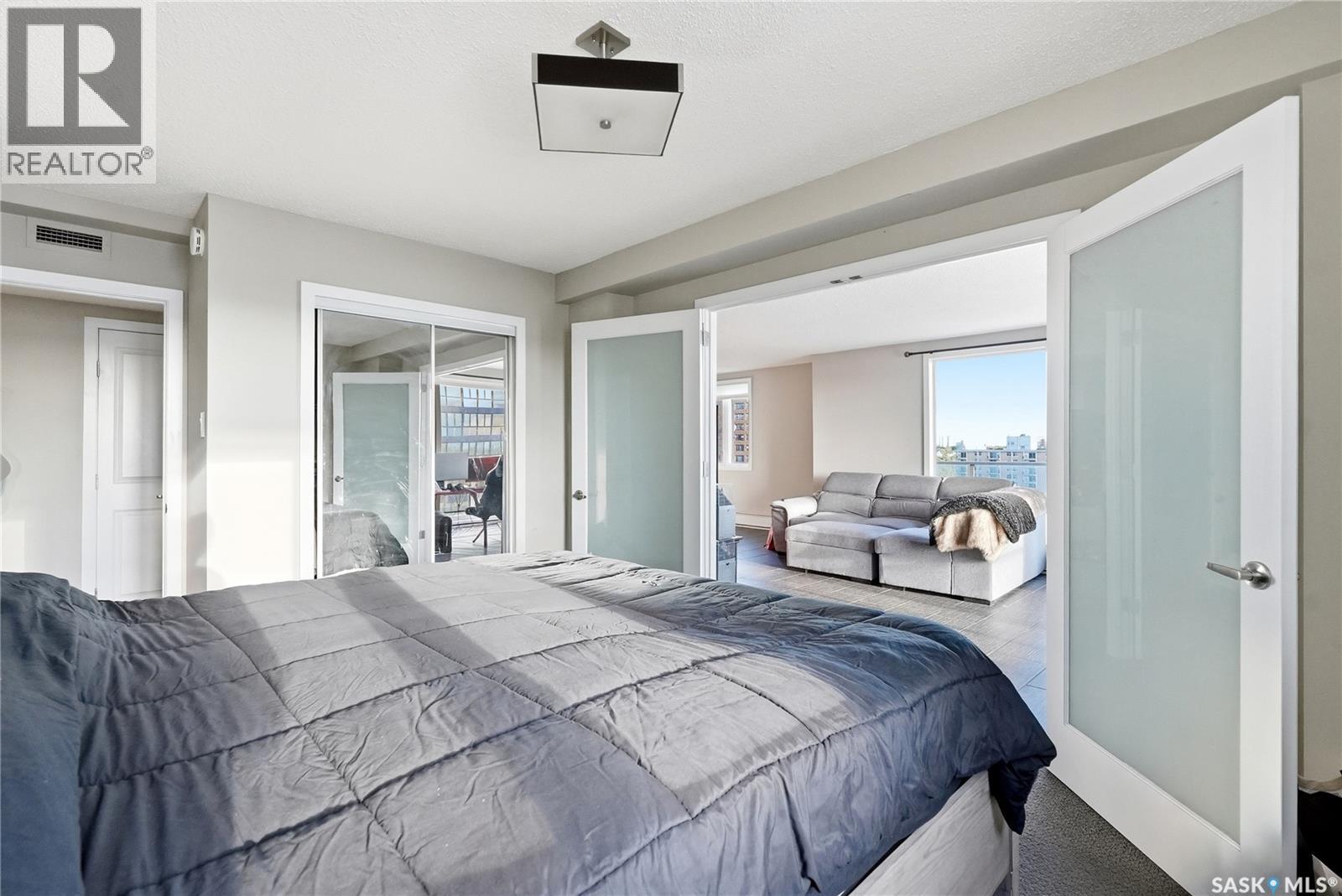 #1207 320 5th AVENUE N - 25