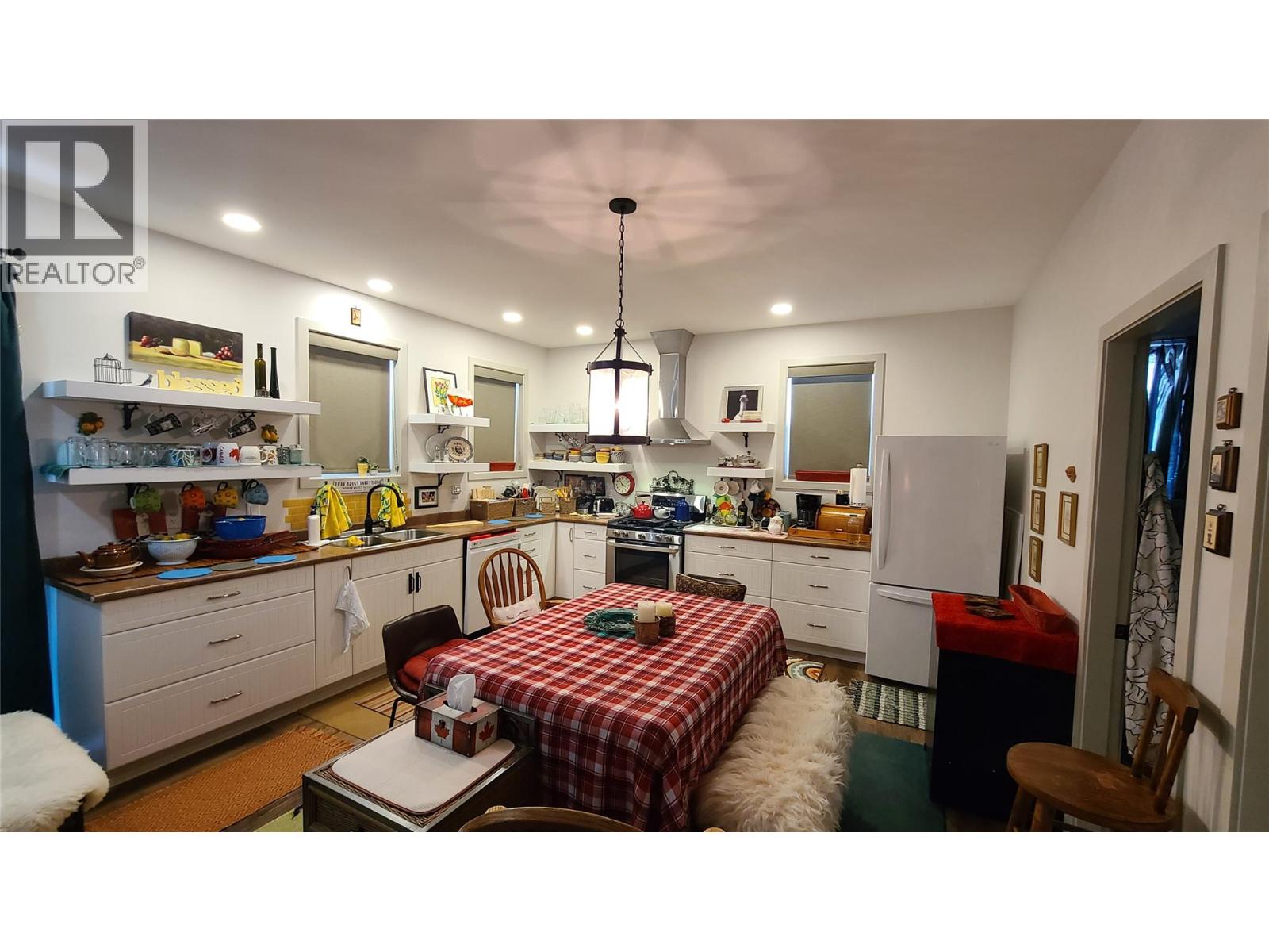 6941 MEADOWS DR Drive - 6