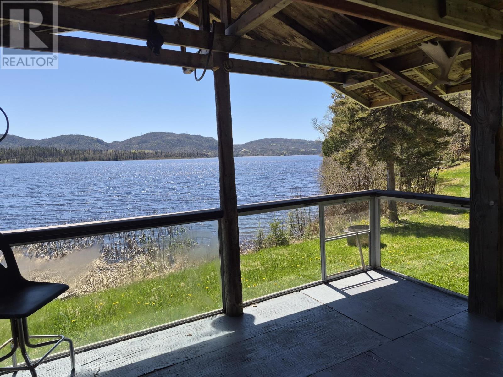 8 Jackfish Lake Road N - 44