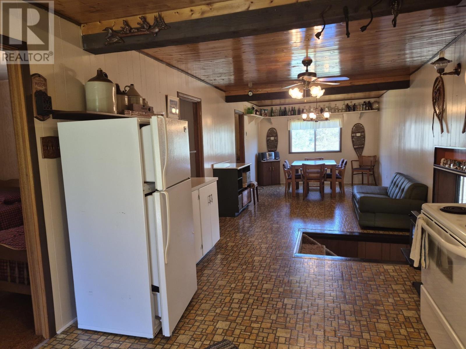 8 Jackfish Lake Road N - 12