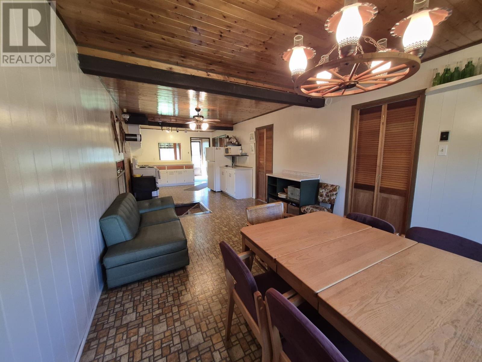 8 Jackfish Lake Road N - 10