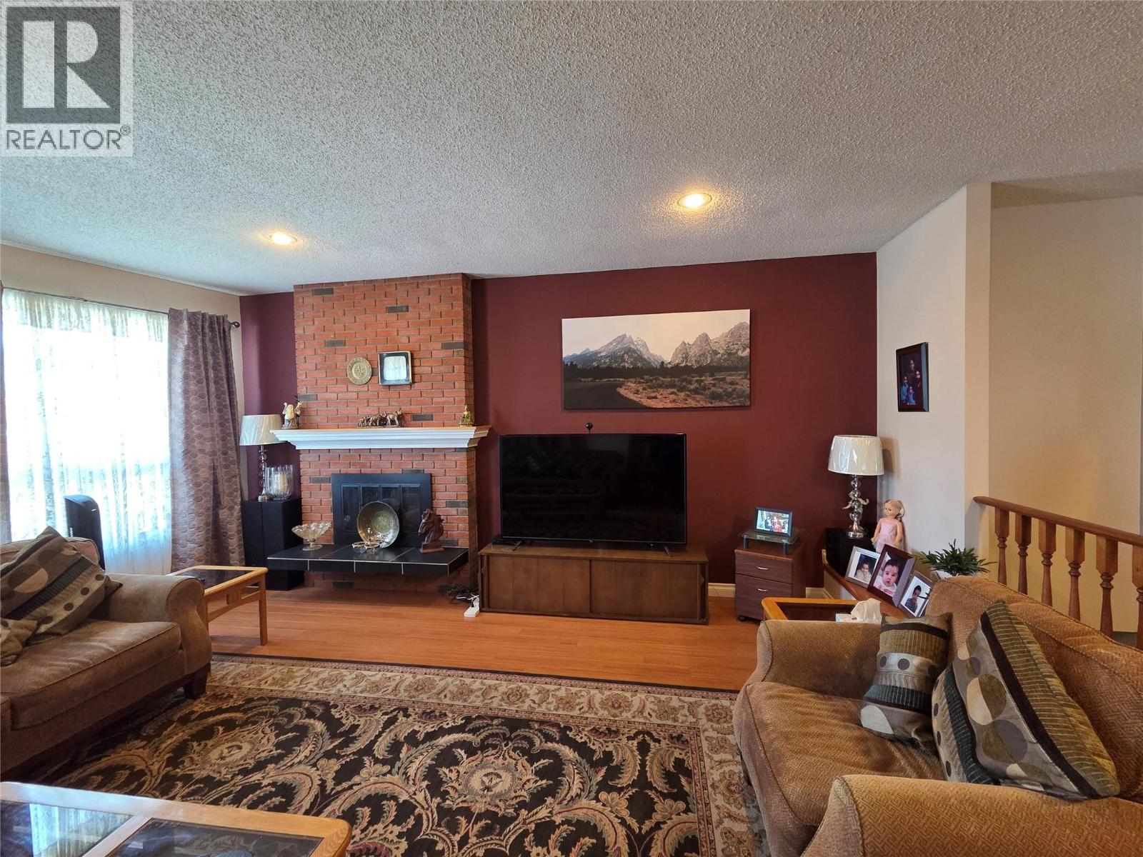 2724 Dafoe Street - 24