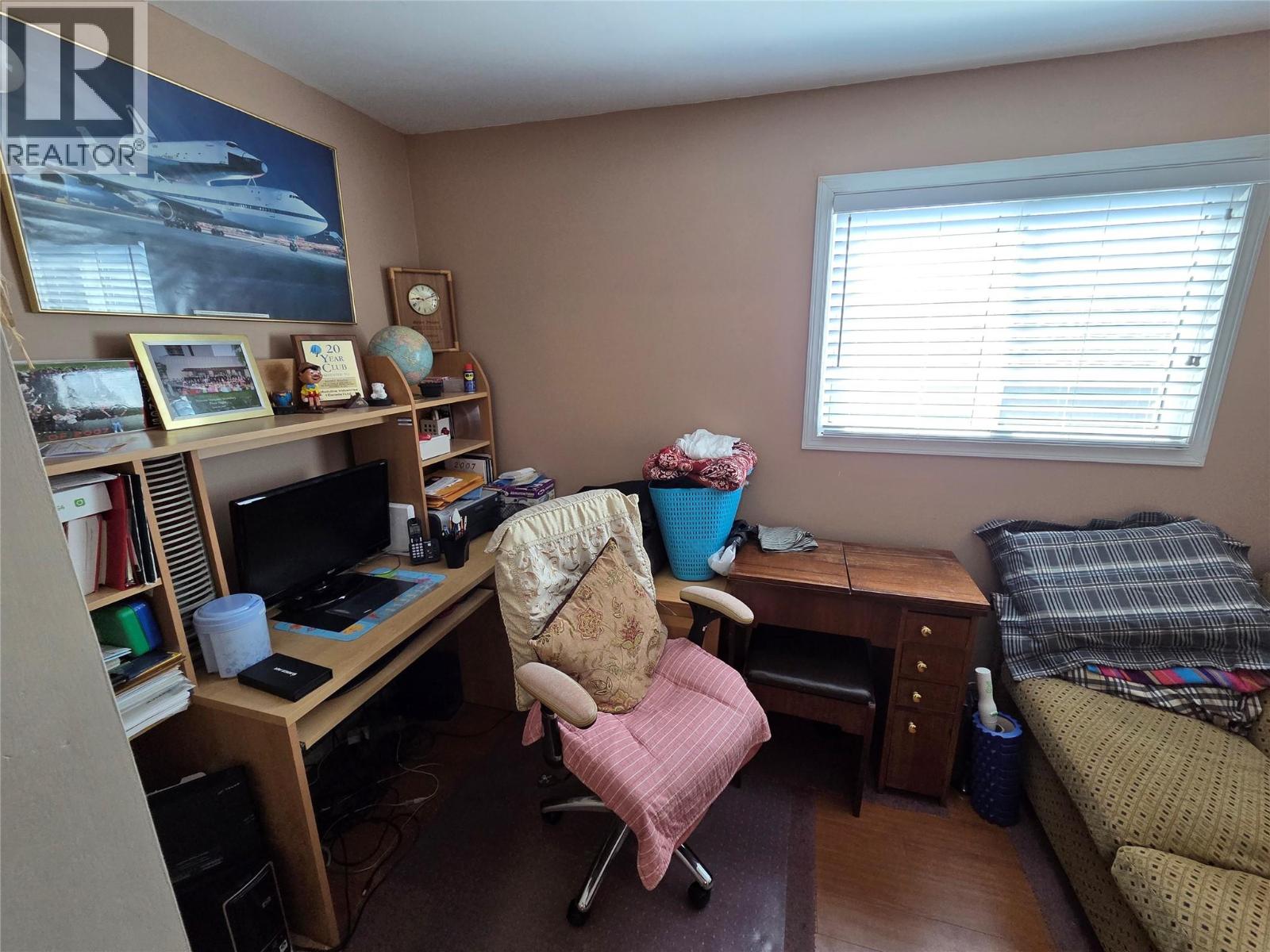 2724 Dafoe Street - 10