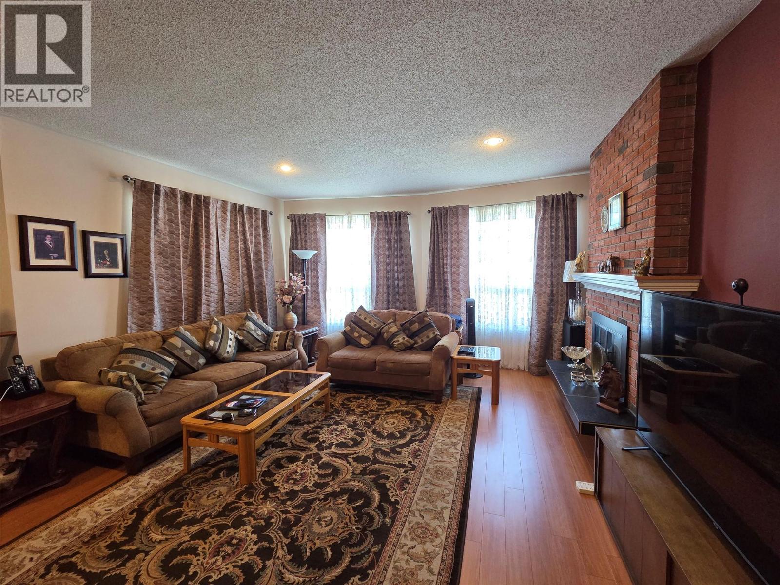 2724 Dafoe Street - 25