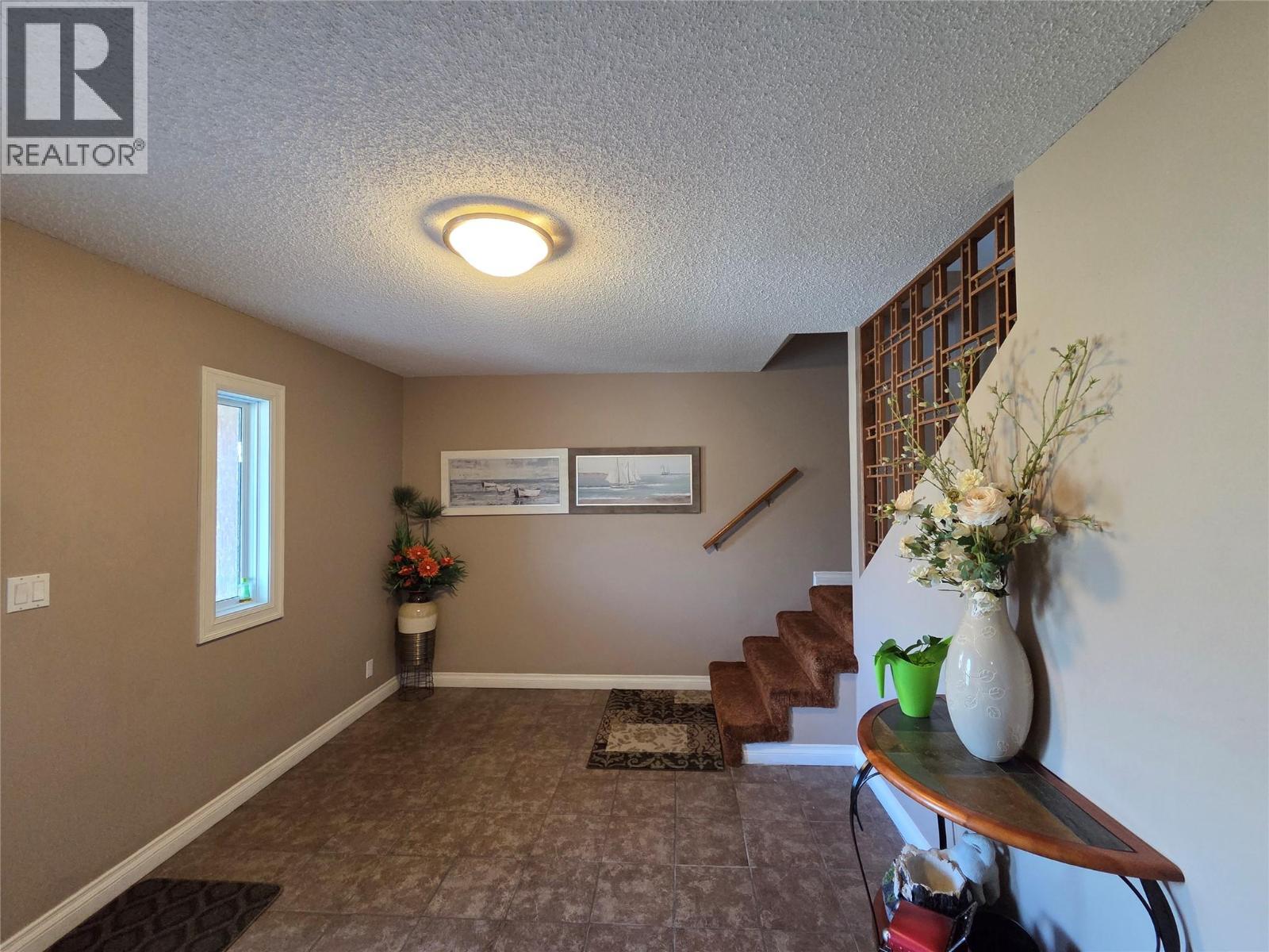 2724 Dafoe Street - 4