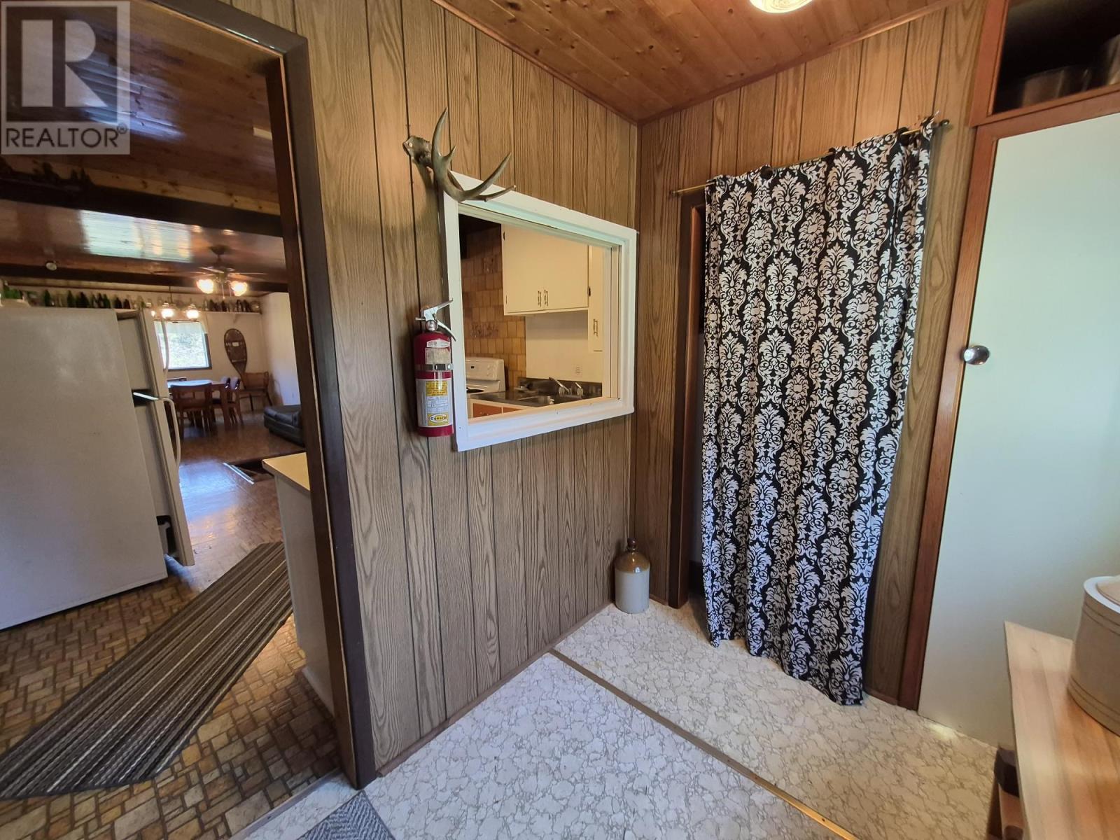 8 Jackfish Lake Road N - 26