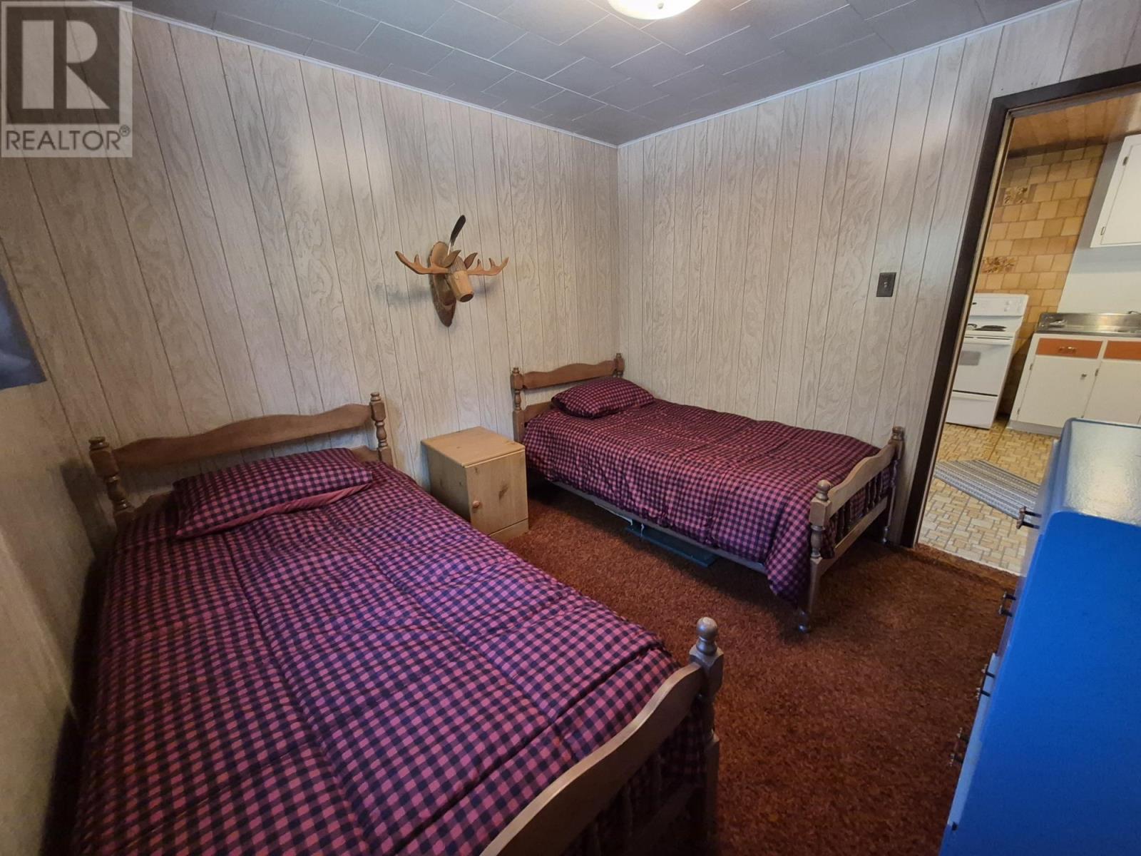 8 Jackfish Lake Road N - 32