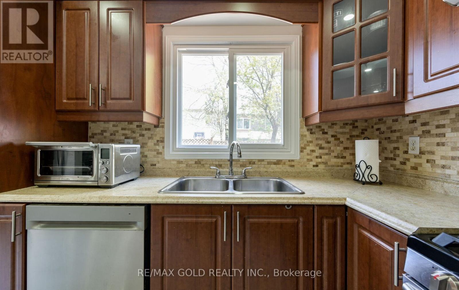171 FERNFOREST DRIVE - 12