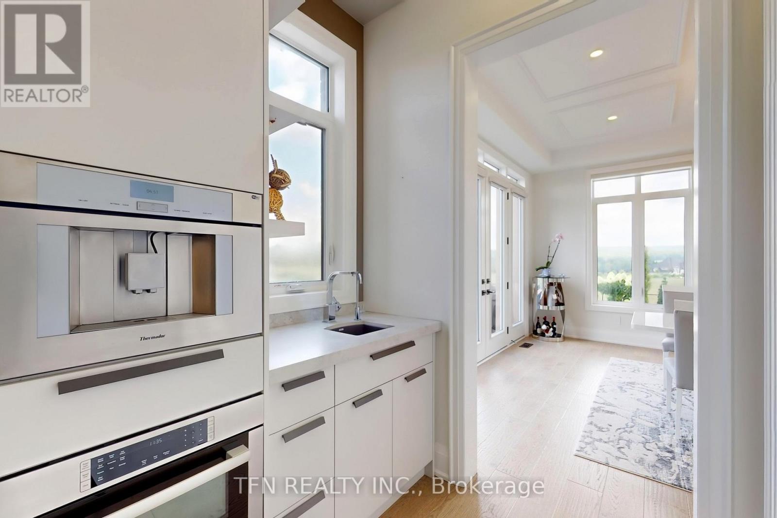 258 AMOS DRIVE - 15