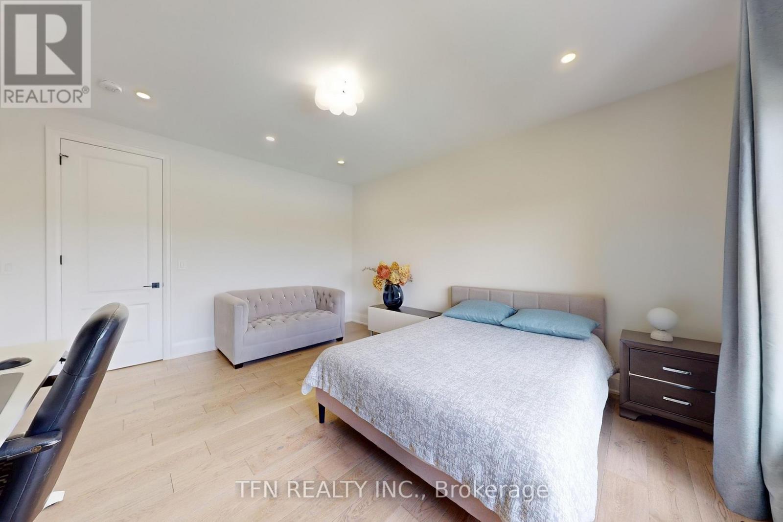 258 AMOS DRIVE - 31