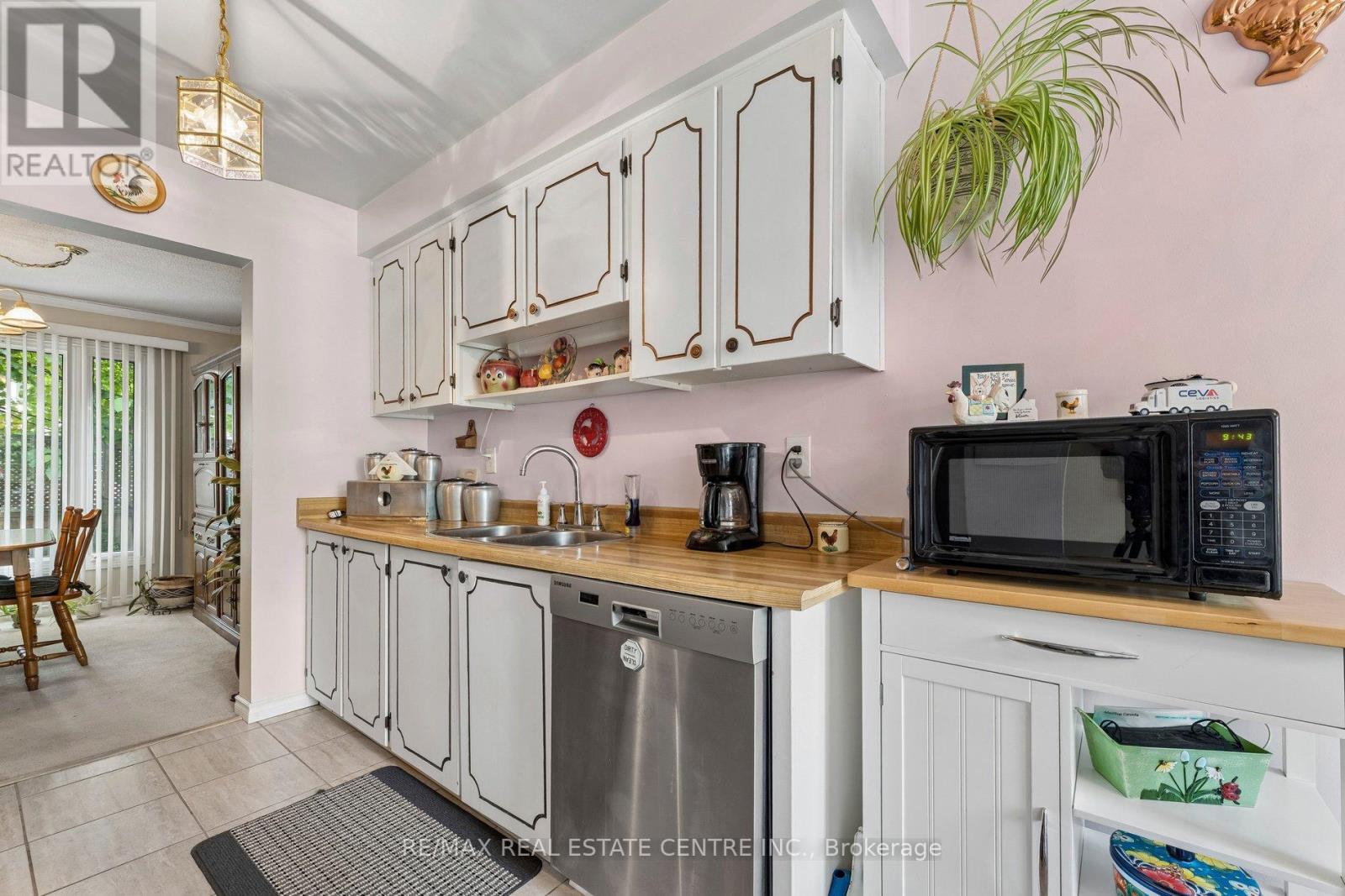 26 JAMESON CRESCENT - 16