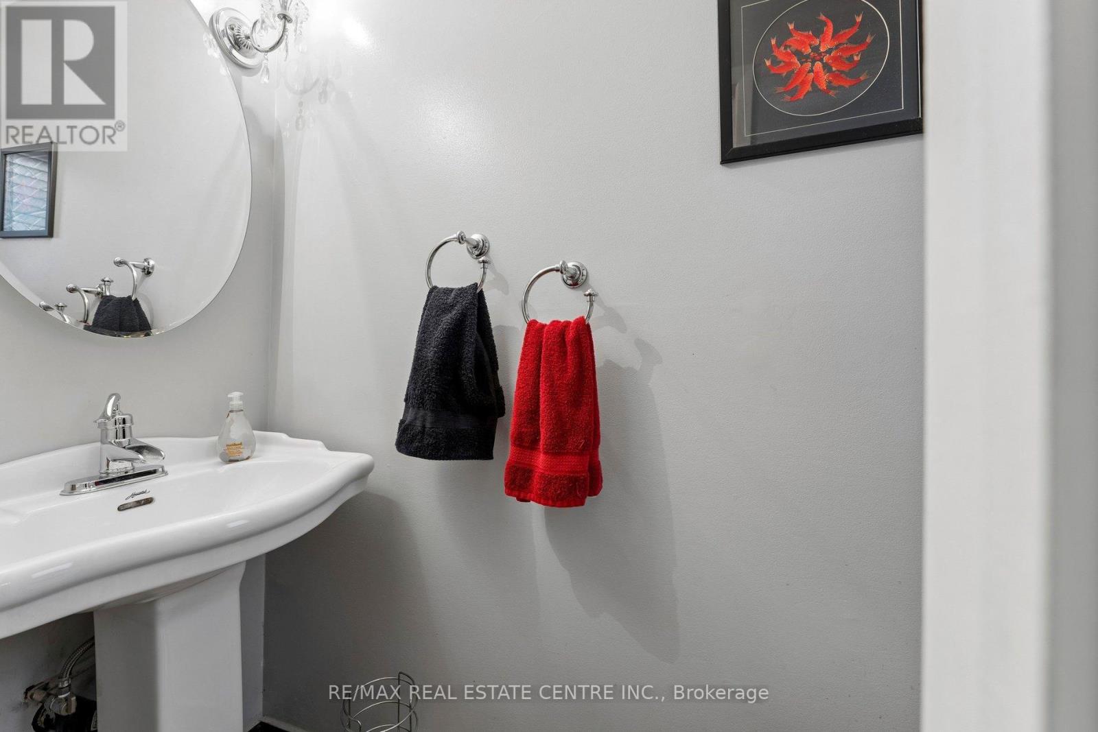 26 JAMESON CRESCENT - 18