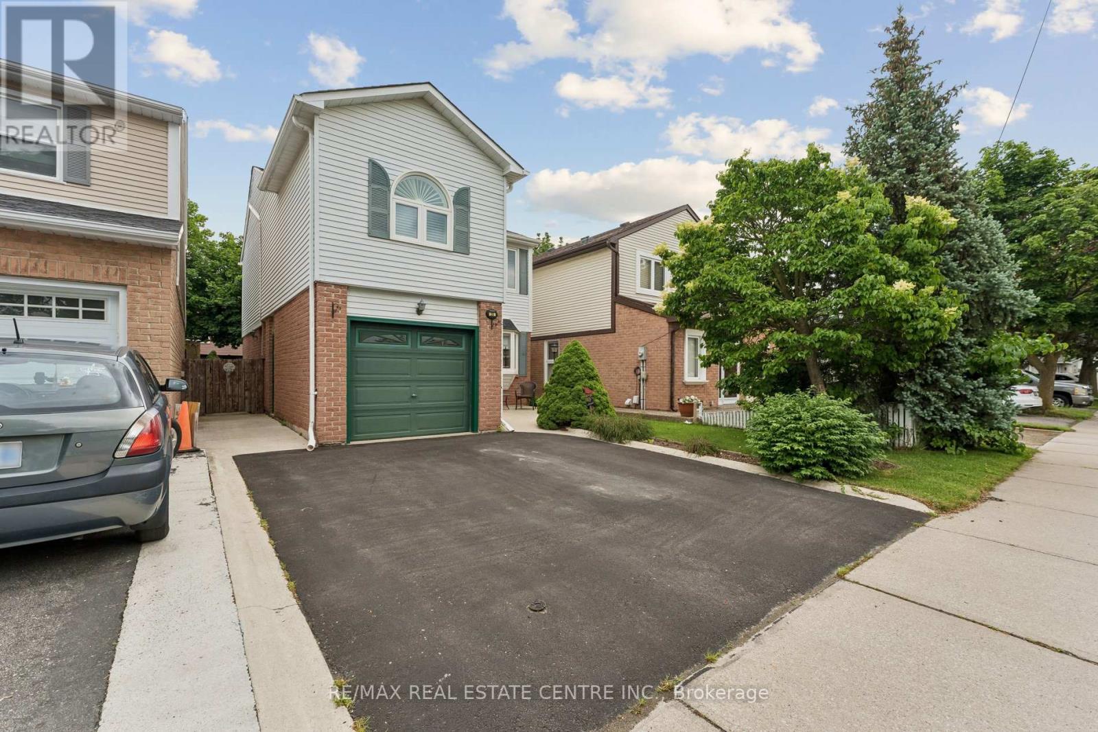 26 JAMESON CRESCENT - 2