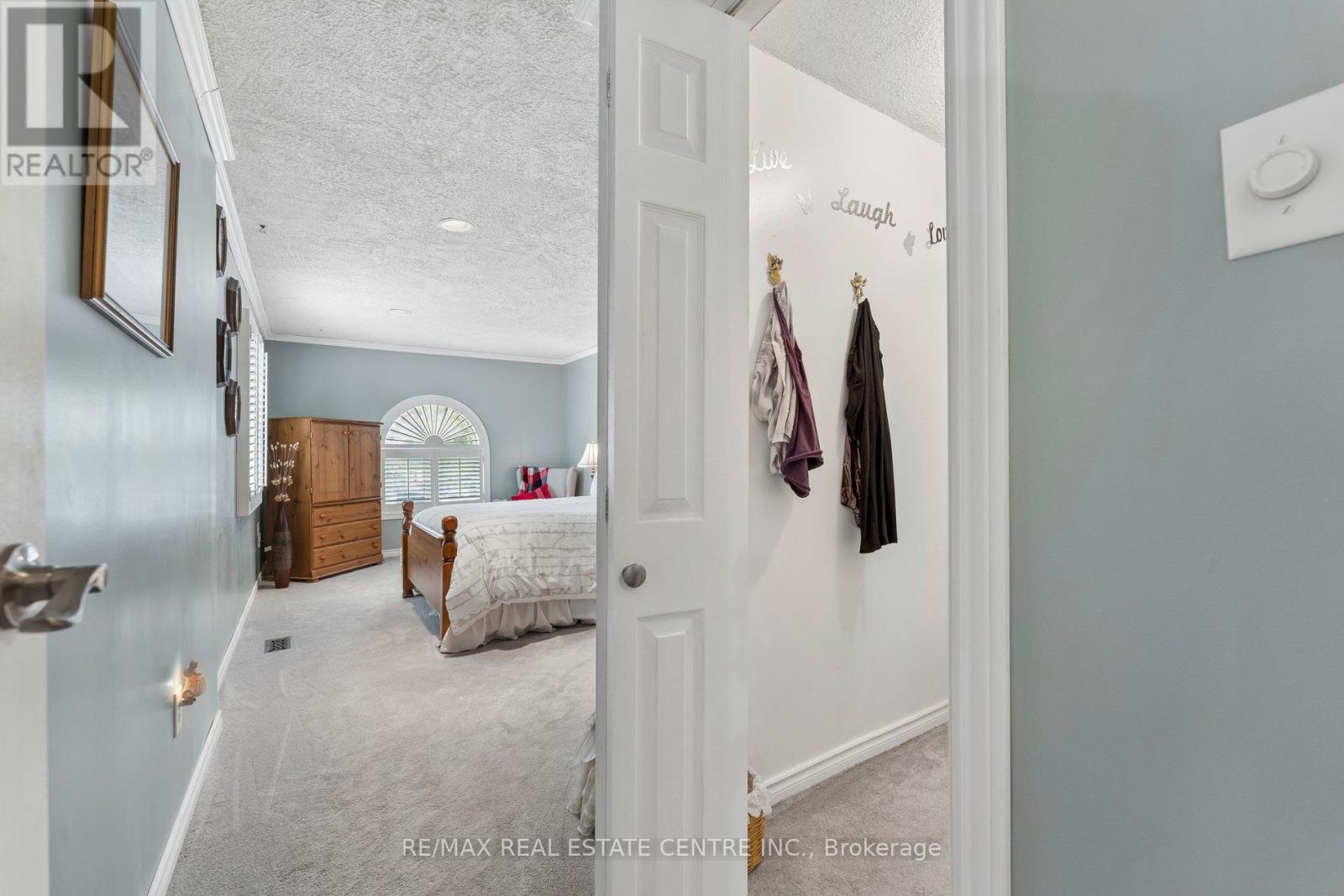 26 JAMESON CRESCENT - 21