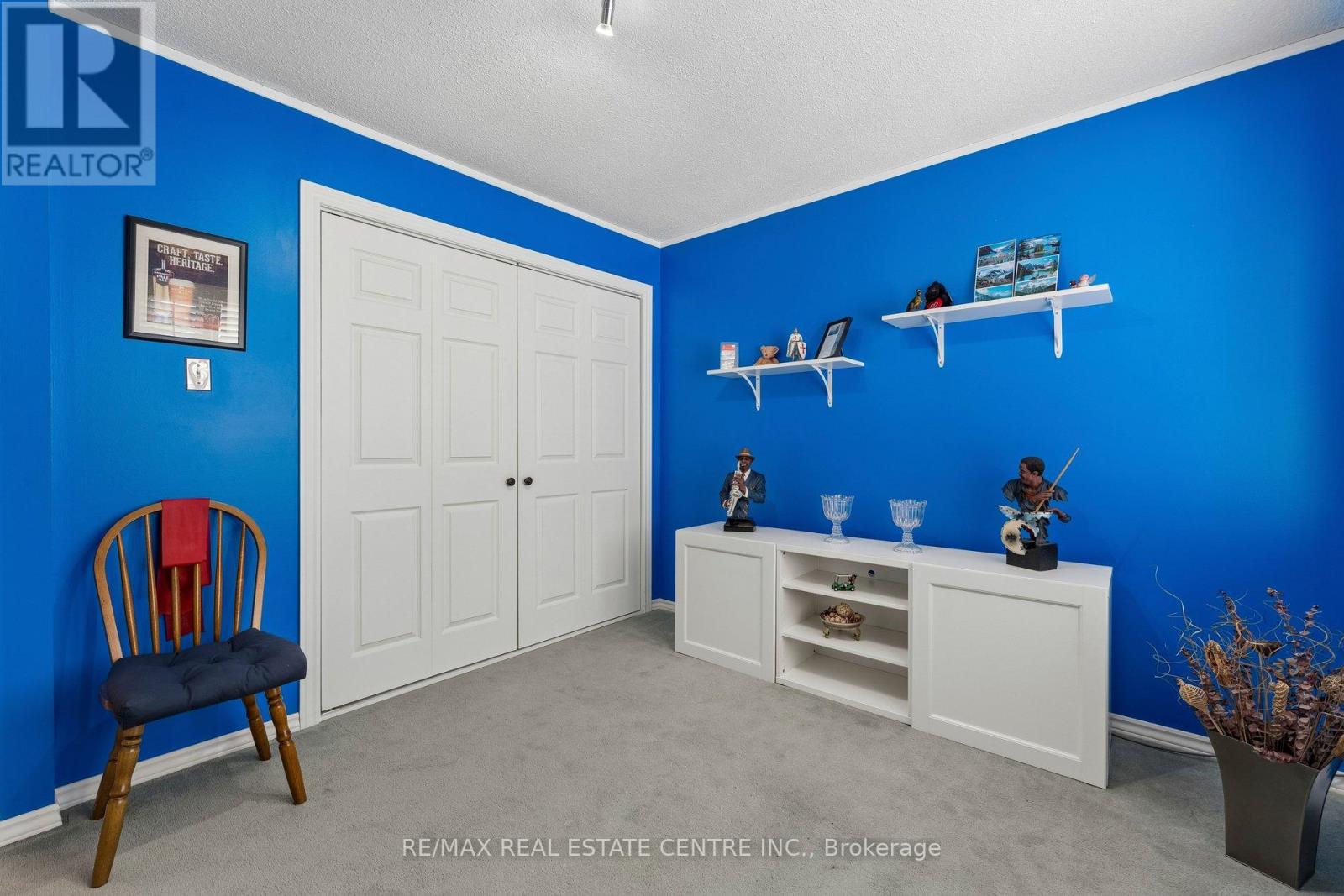 26 JAMESON CRESCENT - 28