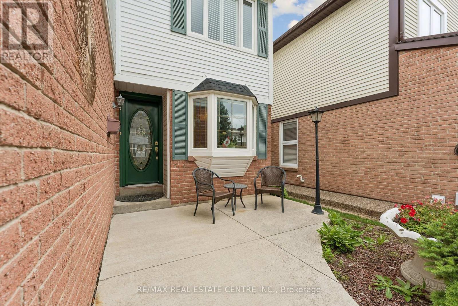 26 JAMESON CRESCENT - 3