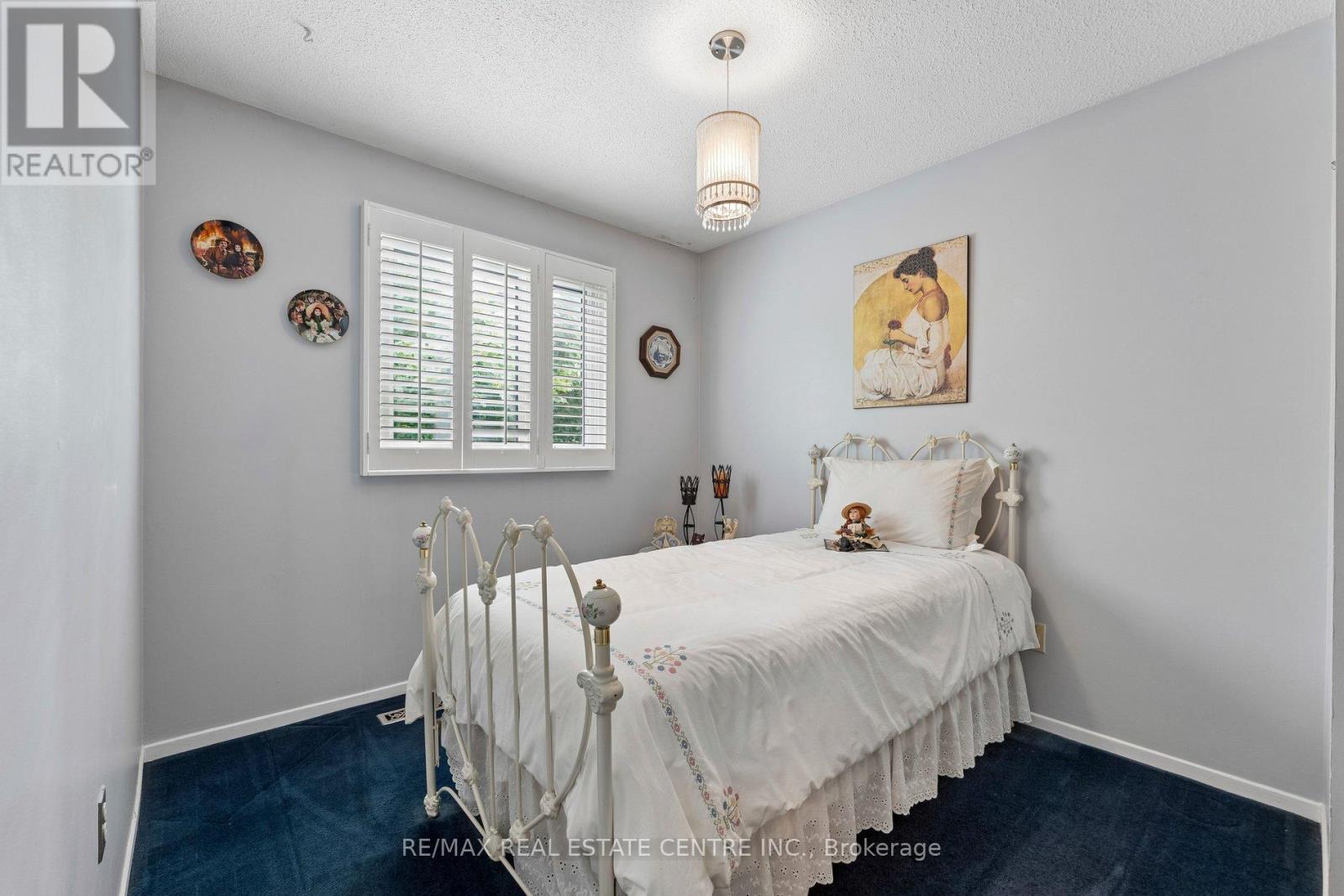 26 JAMESON CRESCENT - 34