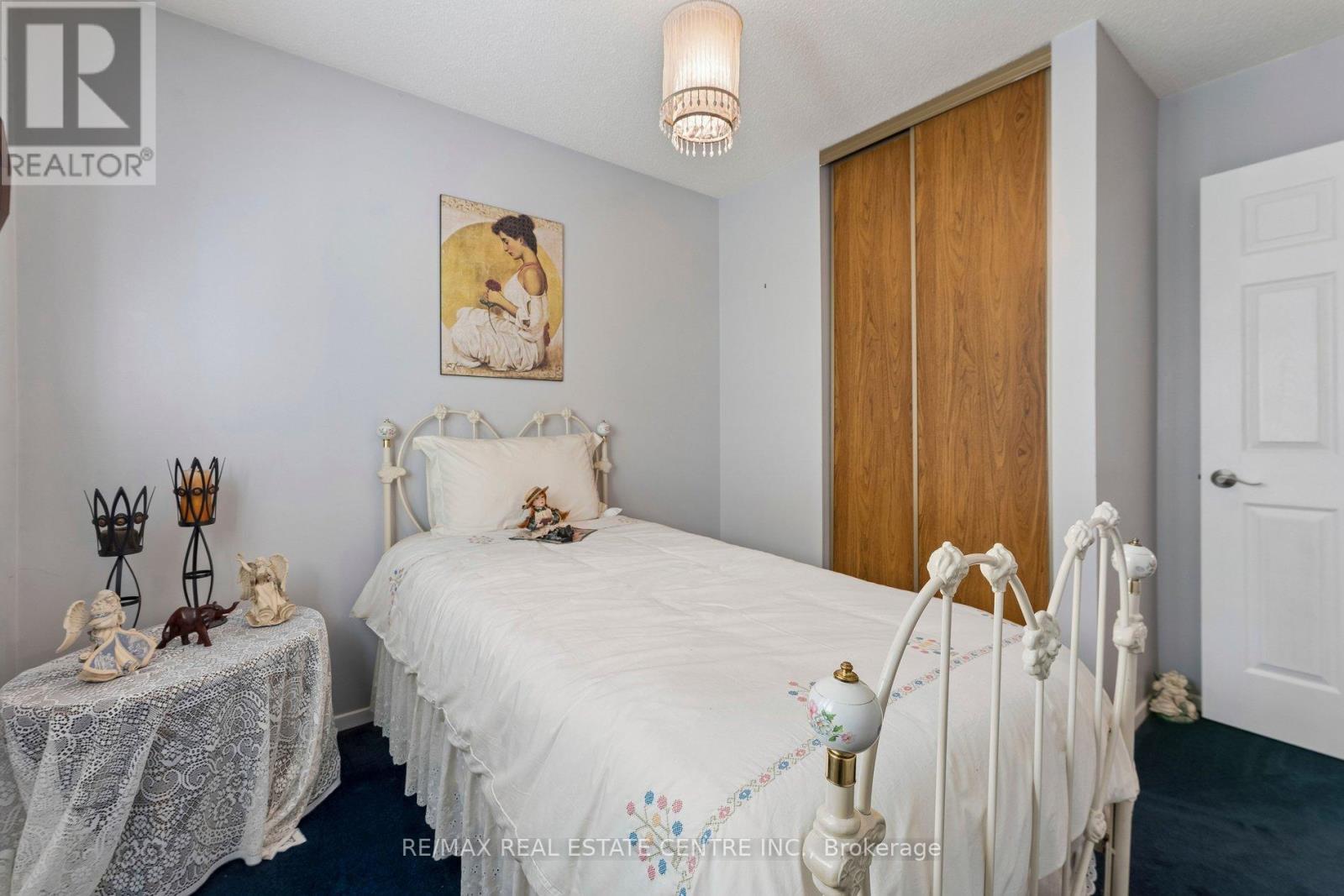 26 JAMESON CRESCENT - 35